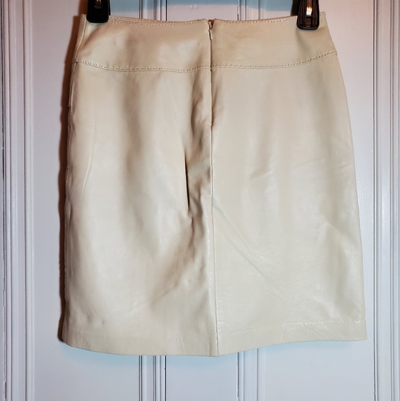 Cache Cream Leather Skirtsz 2 - Picture 3 of 5